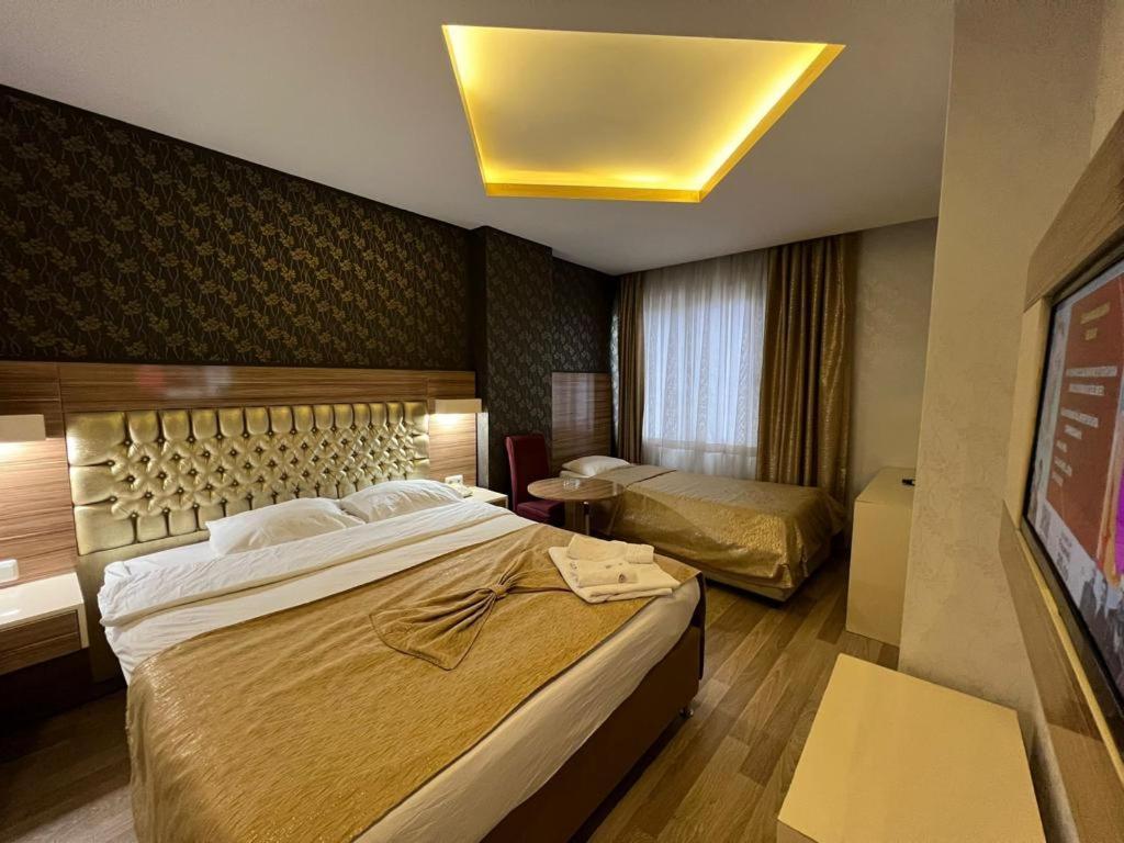 Grand Ezel Hotel Mersin  Exterior photo